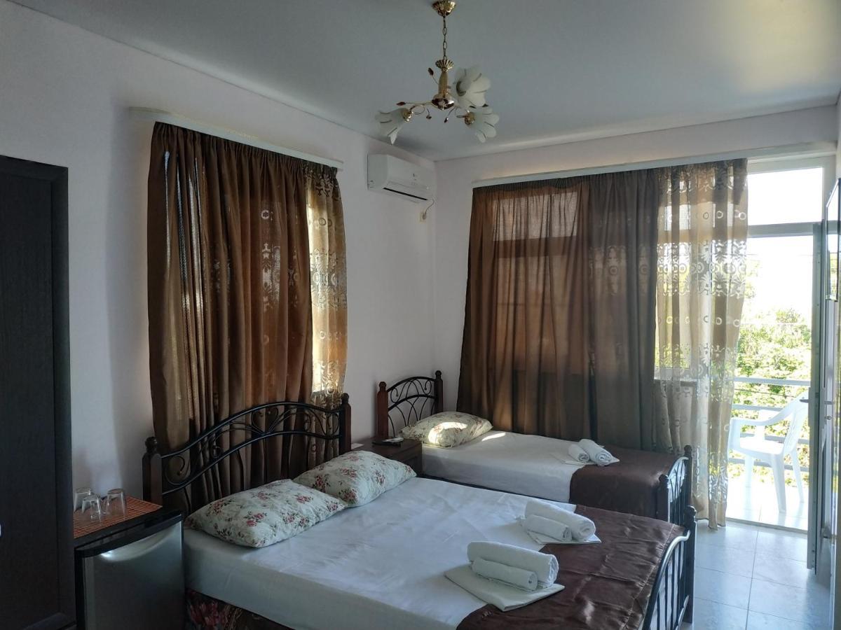 Guest House U Antoniny Гагра Экстерьер фото